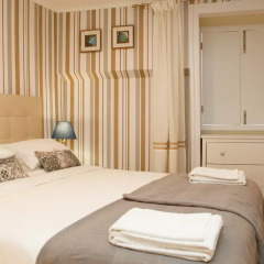Отель Flores Guest House 4* Полулюкс с различными типами кроватей