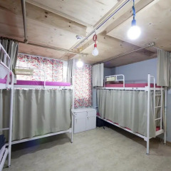 Lazy Fox Hostel Кровать в мужском общем номере с двухъярусной кроватью фото 10