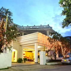 Rainbow Beach Hotel парковка