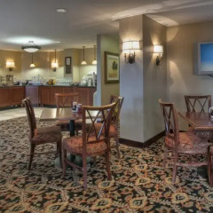 Отель Arlington Court Suites Hotel США, Арлингтон - отзывы, цены и фото номеров - забронировать отель Arlington Court Suites Hotel онлайн гостиничный бар