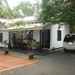 Отель Goyagala Lake Resort парковка