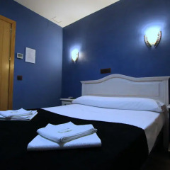 Отель Hostal Regio Стандартный номер с двуспальной кроватью фото 8