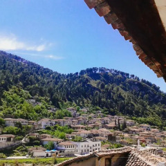 Отель Guesthouse Kadiu Berat Албания, Берат - отзывы, цены и фото номеров - забронировать отель Guesthouse Kadiu Berat онлайн балкон