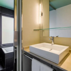 Отель Room Mate Alicia Испания, Мадрид - отзывы, цены и фото номеров - забронировать отель Room Mate Alicia онлайн ванная фото 2
