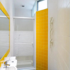 O2 Hostel Кровать в общем номере двухъярусные кровати