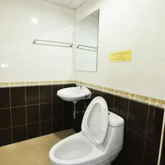 Отель ZEN Rooms Buddy Place ванная