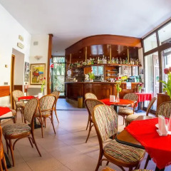 Отель B&B Tiffany гостиничный бар