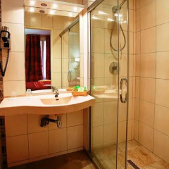 Отель Hôtel Terminus Montparnasse ванная фото 2