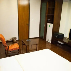 Отель Baan Silom Soi 3 2* Улучшенный номер с разными типами кроватей фото 43