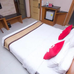 Отель ZEN Rooms Sukhumvit 11 3* Улучшенный номер с различными типами кроватей фото 4
