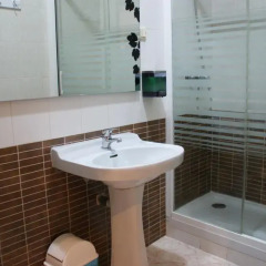 Отель Jqc Rooms Стандартный номер фото 11