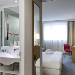 Отель Novotel Zurich City-West 4* Улучшенный номер с различными типами кроватей фото 6