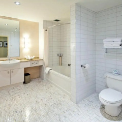 Отель Le Square Phillips Hotel And Suites Канада, Монреаль - отзывы, цены и фото номеров - забронировать отель Le Square Phillips Hotel And Suites онлайн ванная