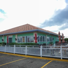Отель Mango Walk Country Club Suites парковка