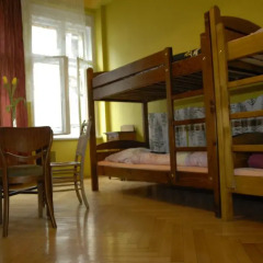 Hostel Mleczarnia Кровать в общем номере с двухъярусной кроватью фото 6