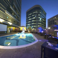 Отель Pearl City Suites бассейн