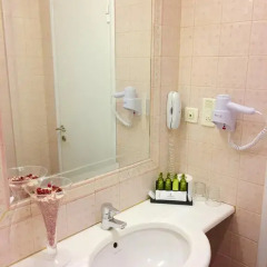 London Hotel 3* Стандартный номер с двуспальной кроватью фото 4