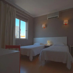 Отель Next Inn 3* Стандартный семейный номер с двуспальной кроватью