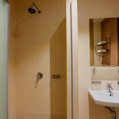 Comfort Hotel & Hostel Стандартный номер двуспальная кровать фото 6
