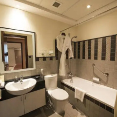 Emirates Grand Hotel 4* Номер Делюкс фото 3