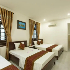 Отель Homestay Golden Bee 2* Семейный номер Делюкс с двуспальной кроватью