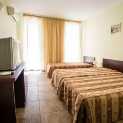 Family Hotel Apolon комната для гостей фото 3