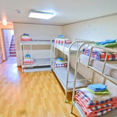 Отель Kimchee Hongdae Guesthouse Кровать в общем номере с двухъярусной кроватью фото 8
