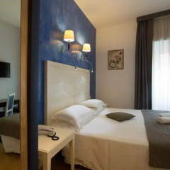 Floris Hotel 3* Номер Комфорт с двуспальной кроватью фото 7