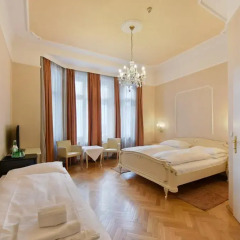 Hotel Pension Baronesse 4* Стандартный номер с двуспальной кроватью фото 4
