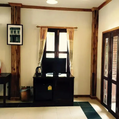 Отель Villa Oasis Luang Prabang 3* Улучшенный номер с 2 отдельными кроватями