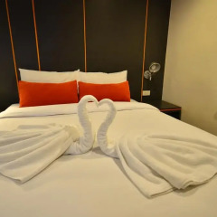 H2 Hotel 3* Номер Делюкс фото 11