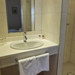Отель Ivbergs Hotel Berlin Messe Германия, Берлин - 8 отзывов об отеле, цены и фото номеров - забронировать отель Ivbergs Hotel Berlin Messe онлайн ванная