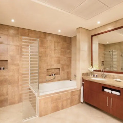 Отель JA Oasis Beach Tower ванная фото 2