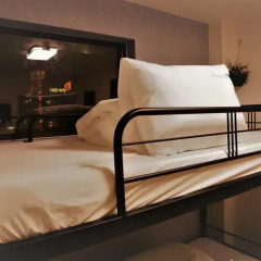 Отель Road Myeongdong Guesthouse 2* Улучшенный номер с различными типами кроватей фото 6