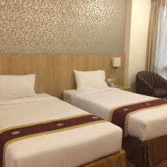 Отель Three Seasons Place комната для гостей