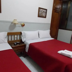 Отель Hostal Dulcinea Мадрид комната для гостей