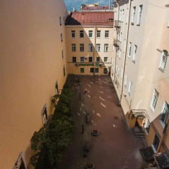 Отель Spb2Day Bolshaya Konyushennaya 3 Санкт-Петербург балкон