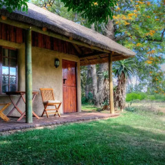 Отель Chrislin African Lodge 4* Бунгало с различными типами кроватей фото 5