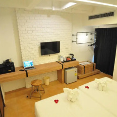 Forty Winks Phuket Hotel 4* Номер Делюкс фото 4