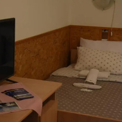 Hotel Duga Нови Сад комната для гостей
