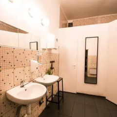 Hostel B&B&B&B&B - Adult Only Стандартный номер с различными типами кроватей (общая ванная комната) фото 3