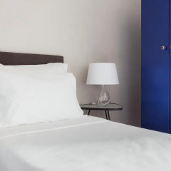 Отель B The Guest Downtown 3* Улучшенный номер разные типы кроватей фото 5