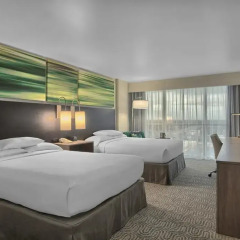Отель DoubleTree by Hilton at the Entrance to Universal Orlando комната для гостей