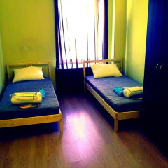 Laweran Hostel Стандартный номер с 2 отдельными кроватями (общая ванная комната)