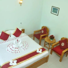 Golden-Kinnara-Hotel 3* Номер Делюкс с различными типами кроватей фото 2