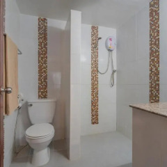 Отель Living Room Guesthouse & Cafe Bar Стандартный номер с различными типами кроватей фото 3