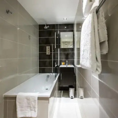 Отель Holiday Inn London - Kensington 4* Стандартный номер с различными типами кроватей фото 17