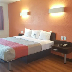 Отель Motel 6 Columbus OSU 2* Стандартный номер с различными типами кроватей фото 10