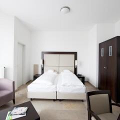 Burns Art Hotel 4* Стандартный номер с различными типами кроватей фото 7