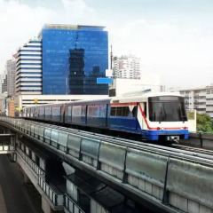 Отель ZEN Premium Sukhumvit 33 городской автобус